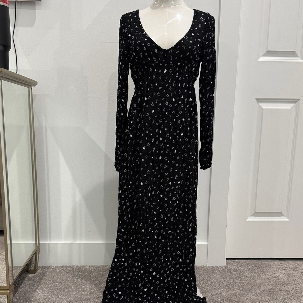 Chaser Black and White Floral Long Sleeve Dress